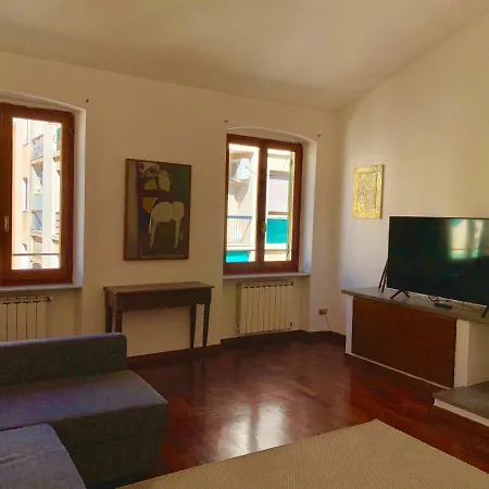 Prione173 Center Апартаменты Специя